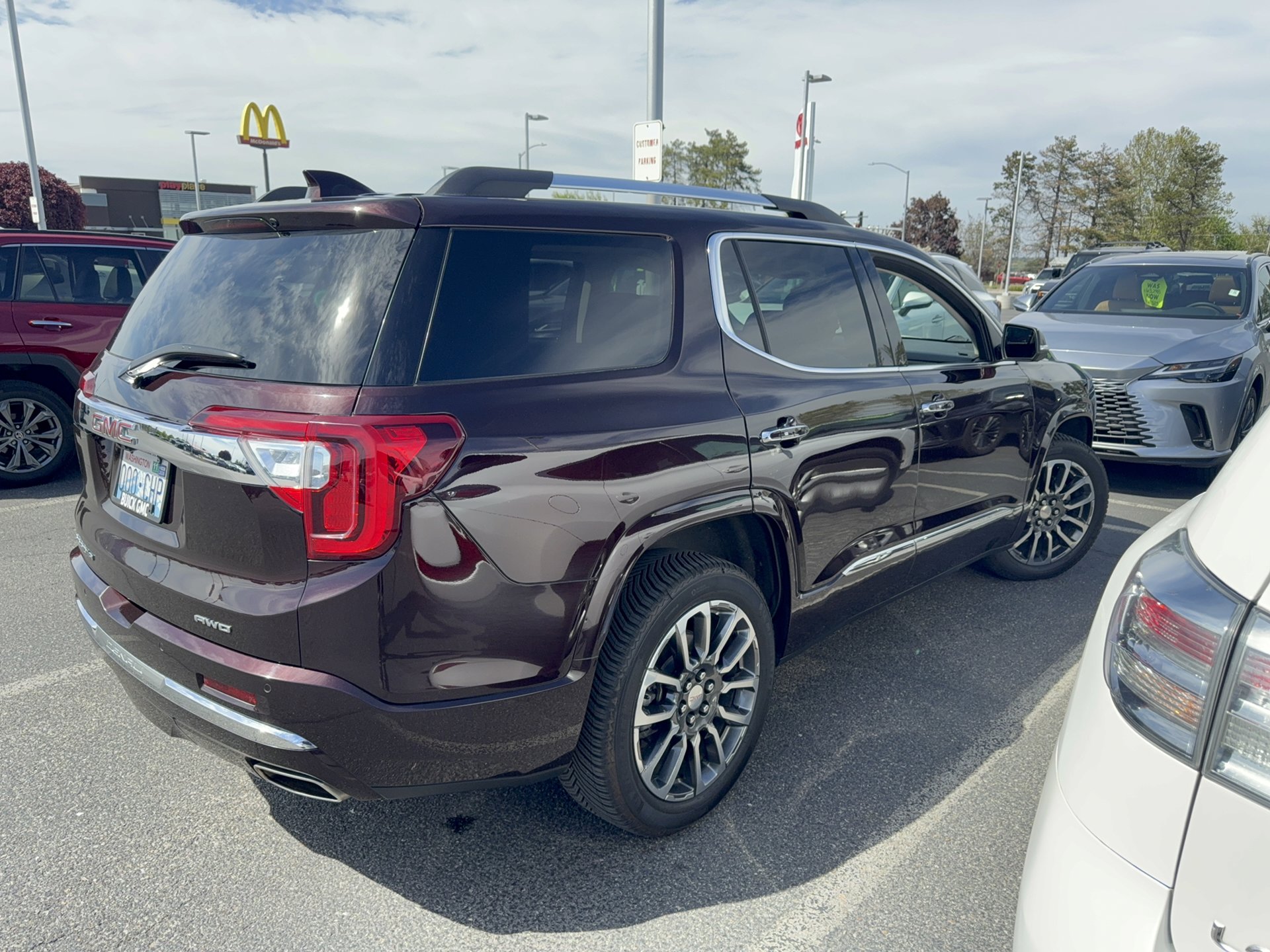 Used 2020 GMC Acadia Denali w/ Trailering Package AWD/4WD image 4