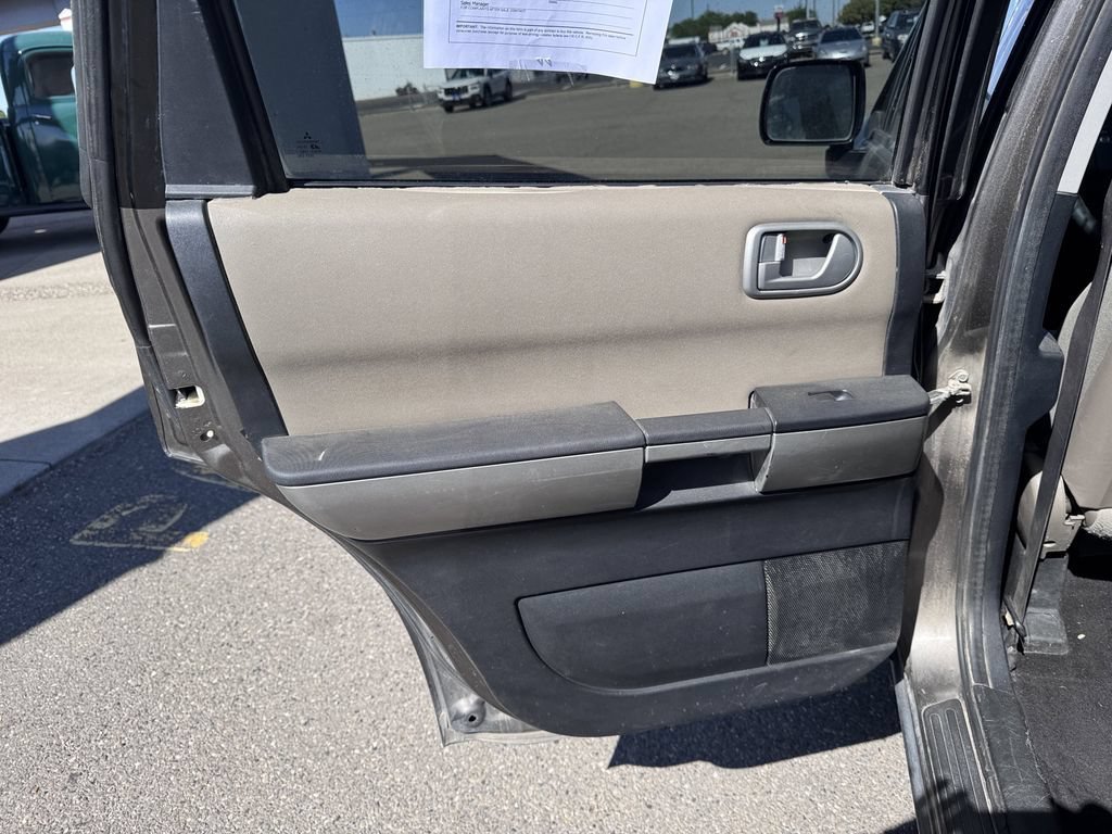 Used 2004 Mitsubishi Endeavor LS AWD/4WD image 29