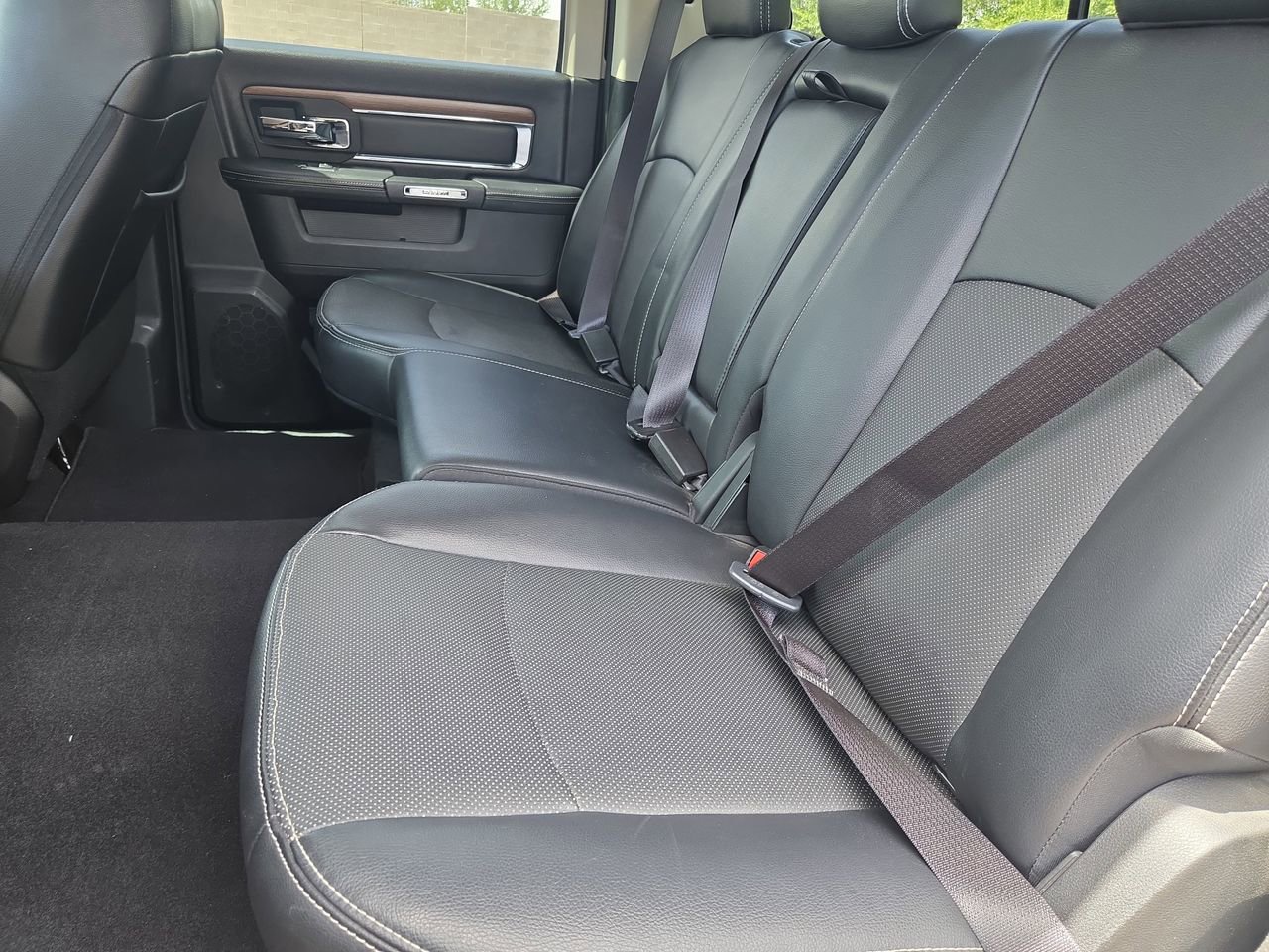 Used 2017 RAM 1500 Laramie w/ Convenience Group image 18