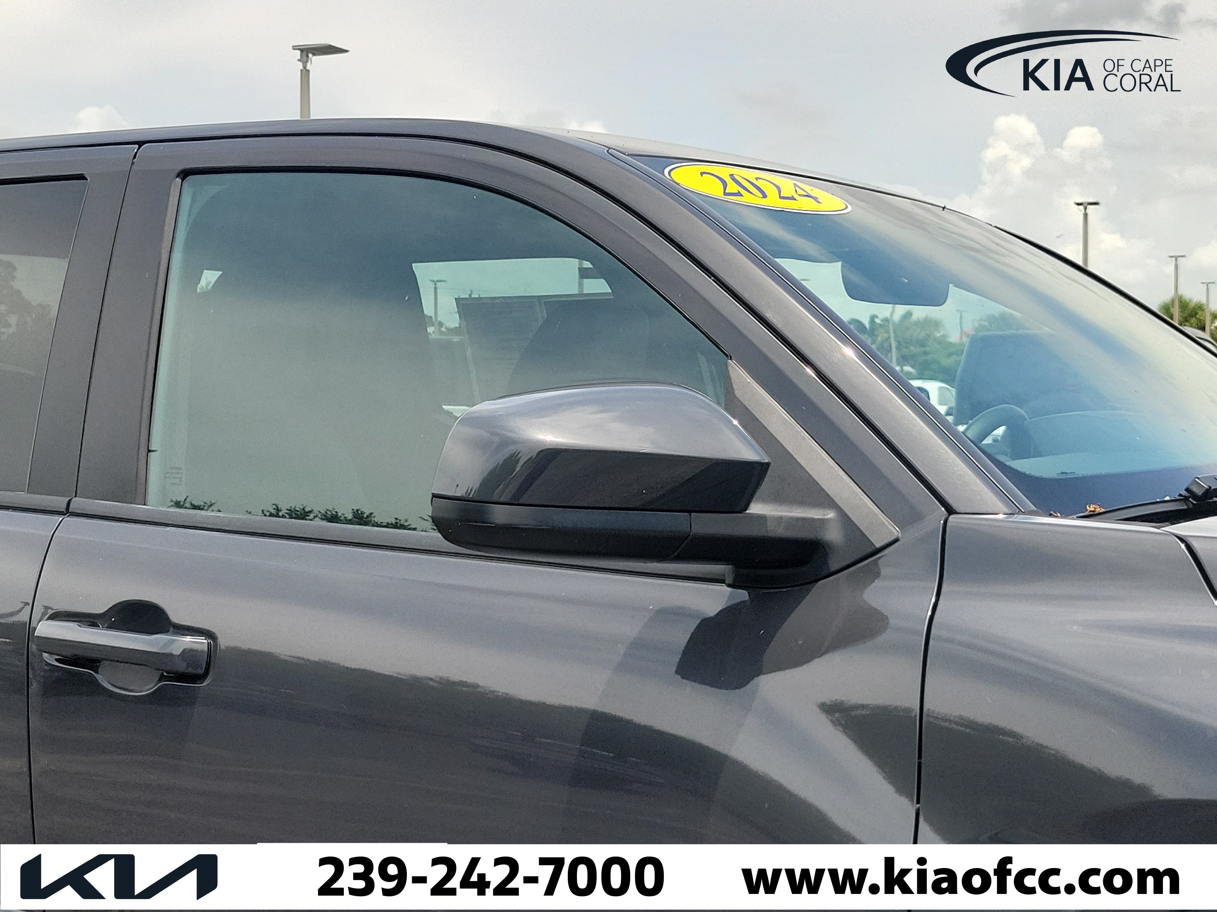 Used 2024 Toyota Tacoma SR5 AWD/4WD image 8