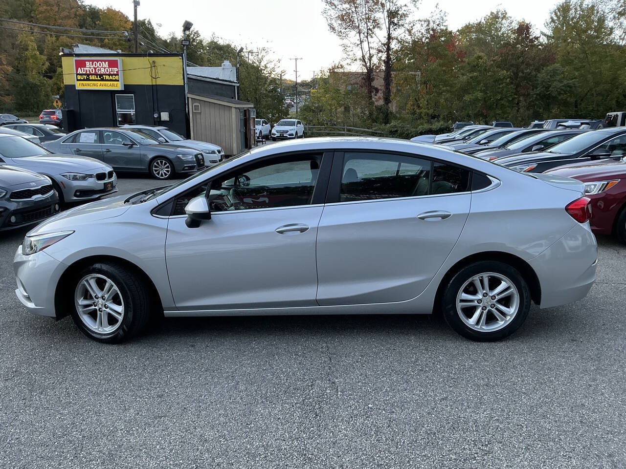 Used 2018 Chevrolet Cruze LT FWD image 9
