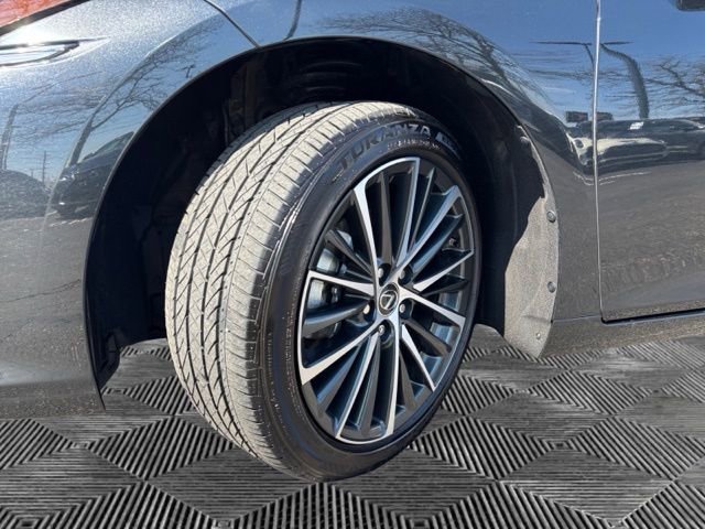 Used 2025 Lexus ES 350 w/ Premium Package image 29