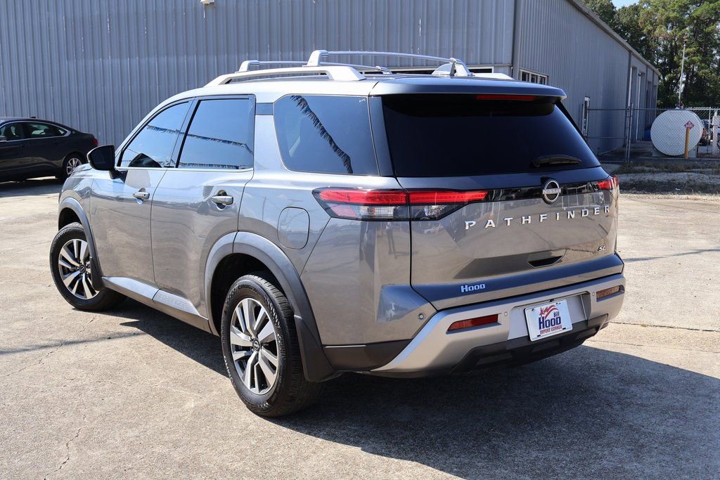 Used 2023 Nissan Pathfinder SL image 2