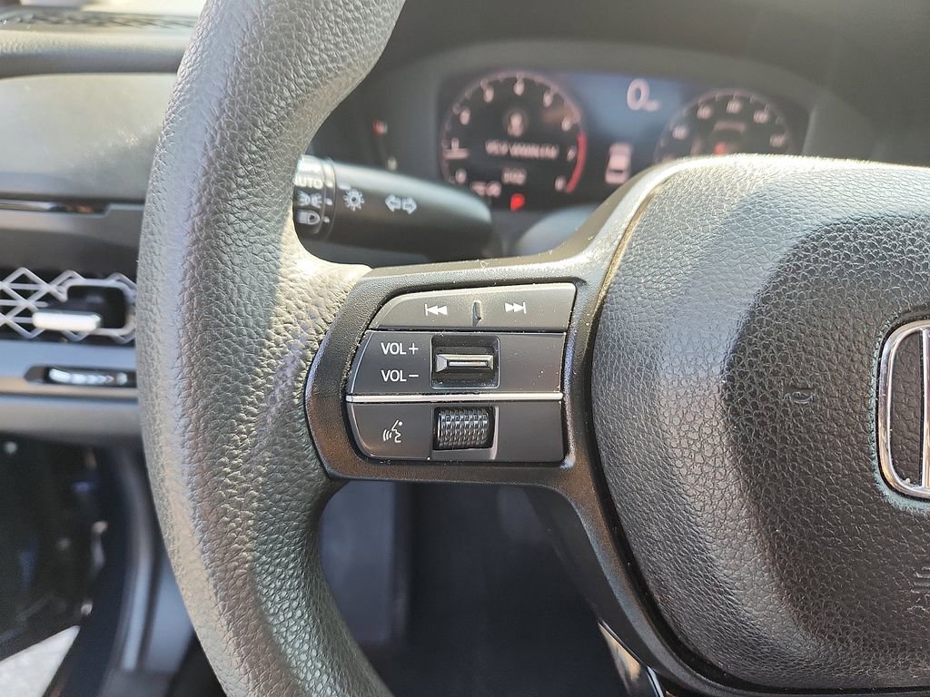 Used 2023 Honda Accord EX image 17