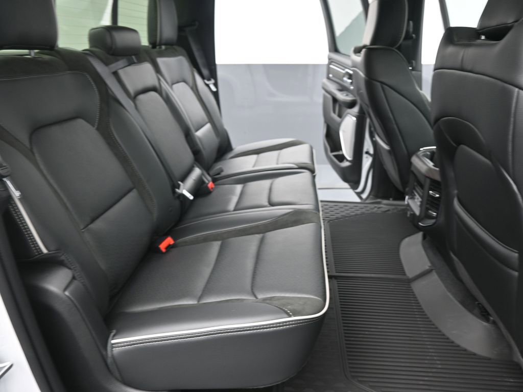 New 2026 RAM 1500 Laramie AWD/4WD image 29
