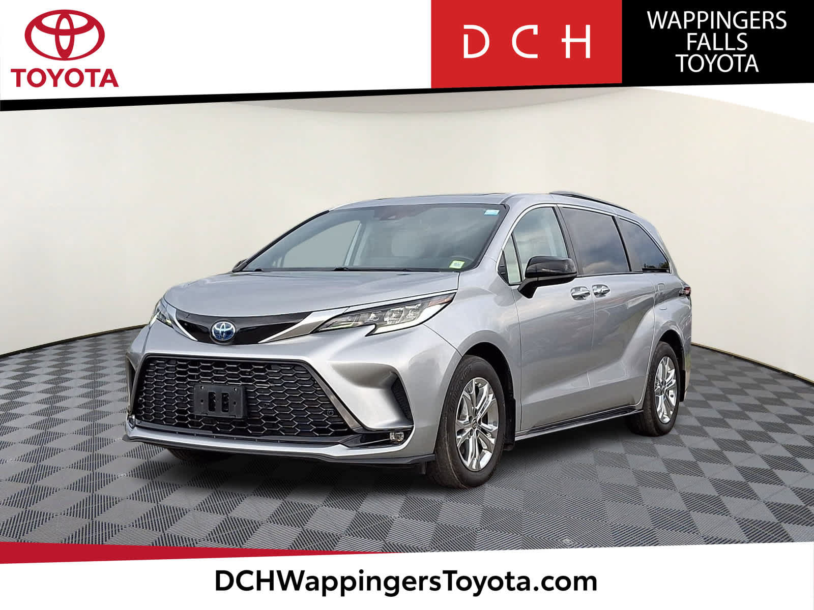 Used 2023 Toyota Sienna XSE w/ XSE Plus Package AWD/4WD image 1