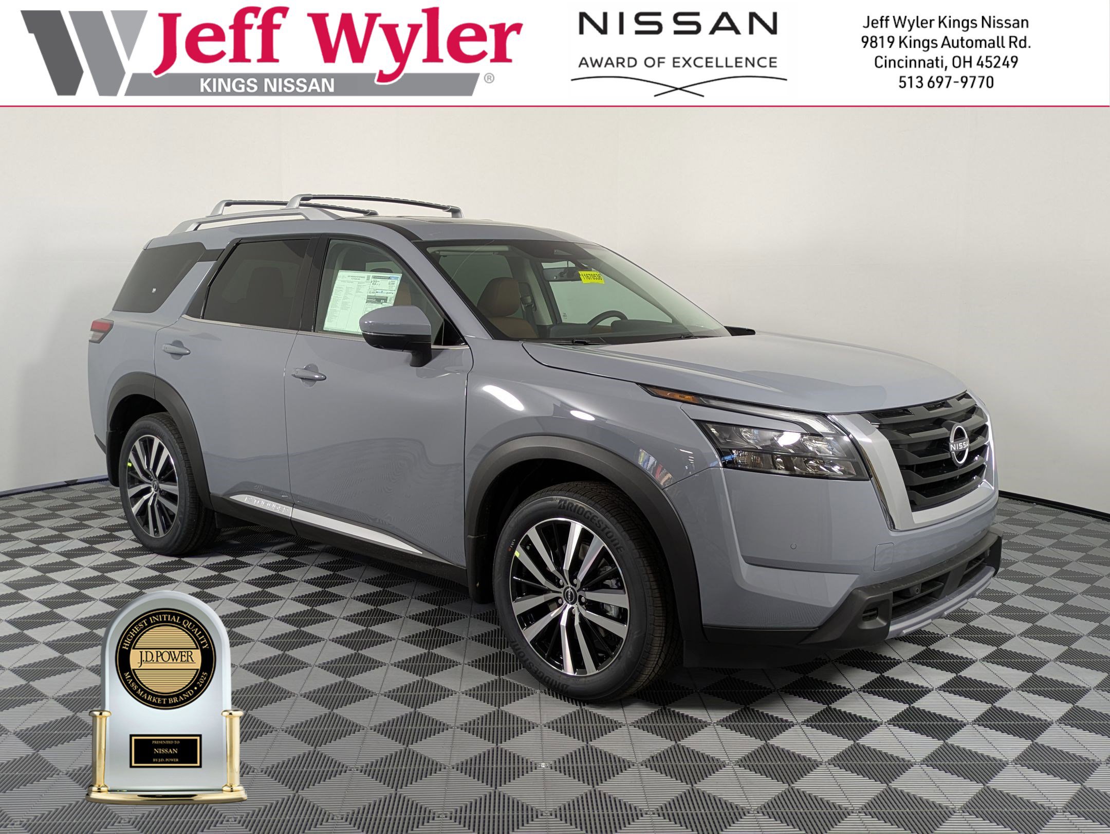 New 2025 Nissan Pathfinder Platinum w/ Cargo Package