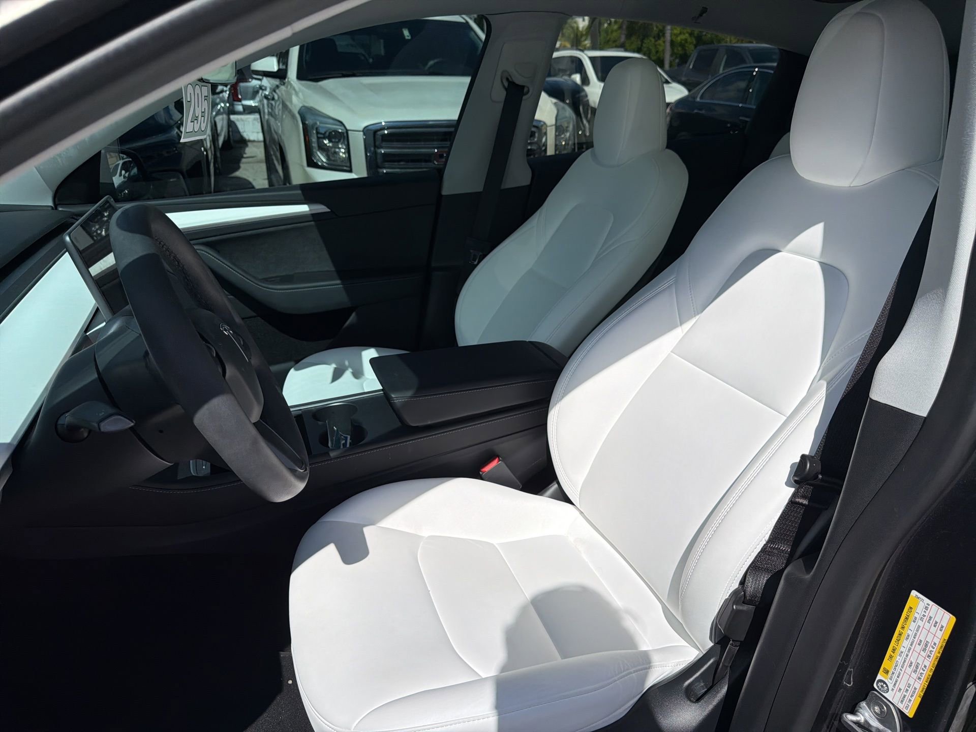 Used 2024 Tesla Model Y Long Range image 28