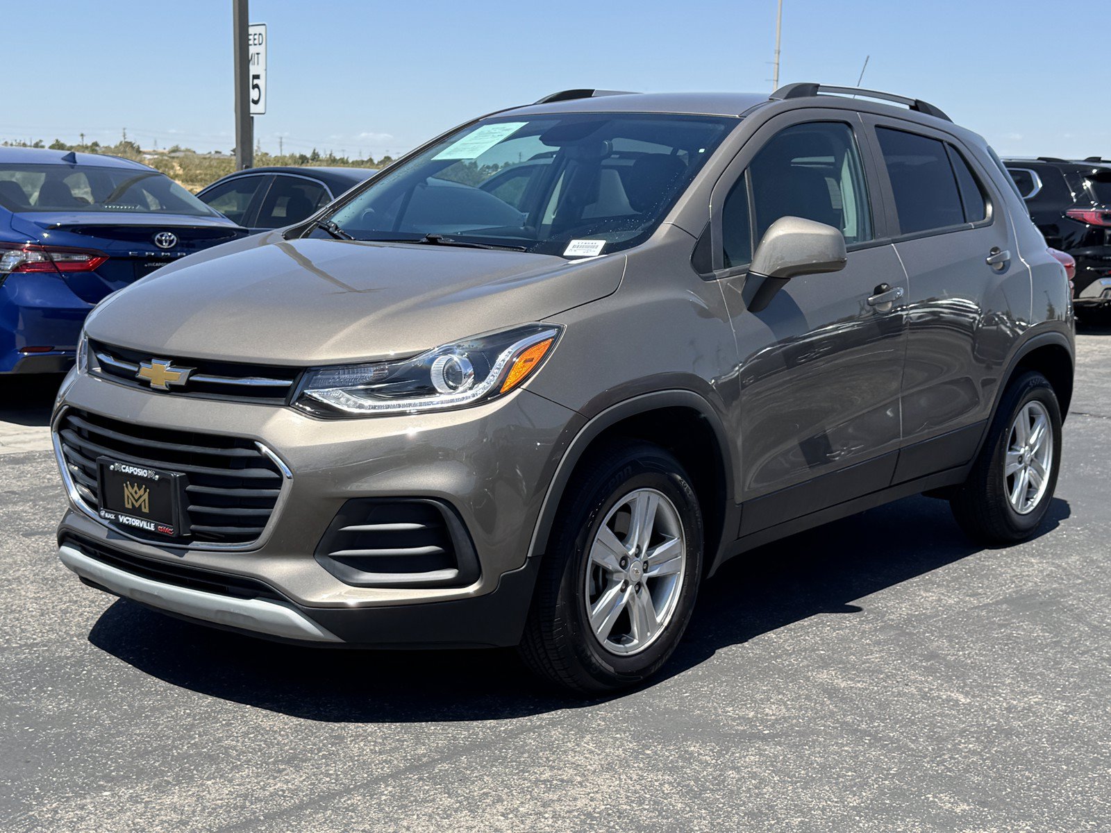Used 2022 Chevrolet Trax LT w/ LT Convenience Package AWD/4WD image 3