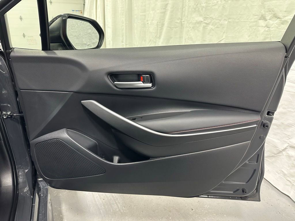 Used 2025 Toyota Corolla SE image 56