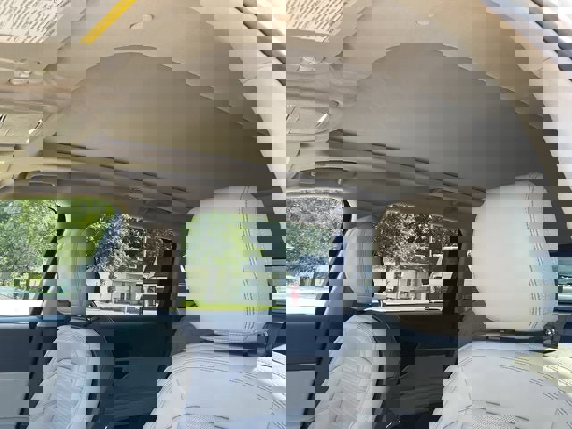 Used 2024 Lincoln Nautilus Reserve w/ Equipment Group 202A image 11