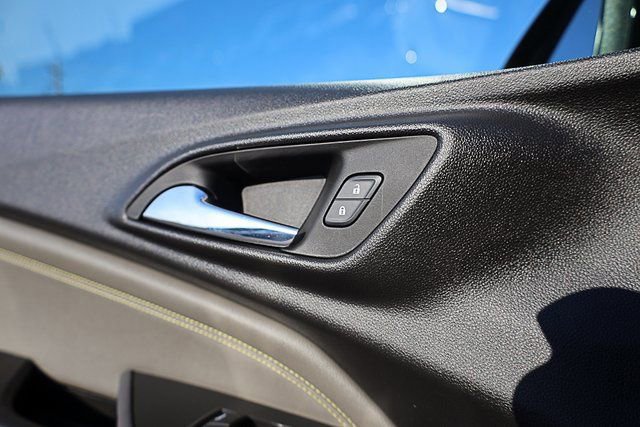 Used 2025 Chevrolet Trax ACTIV image 34