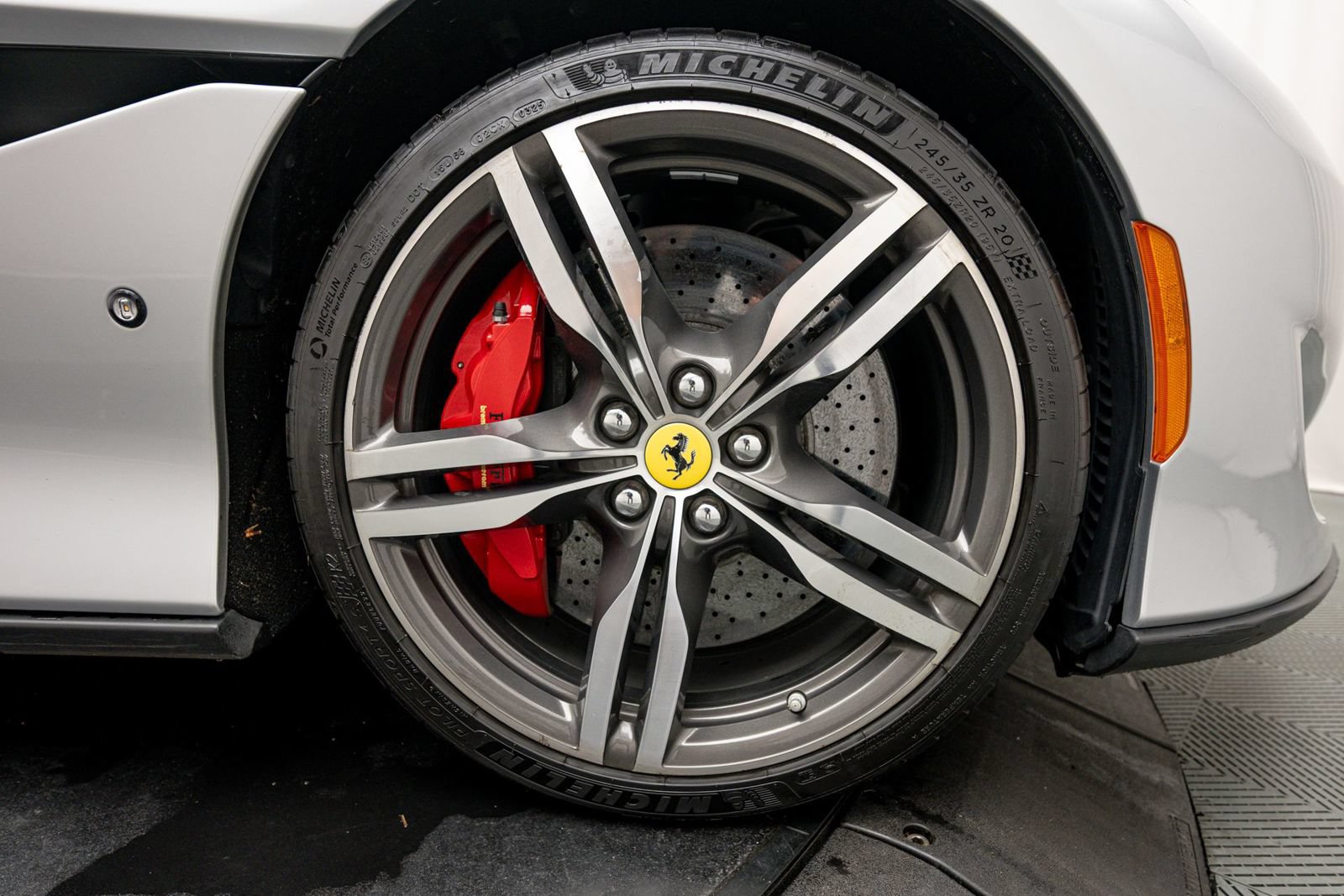 Used 2019 Ferrari Portofino RWD image 47