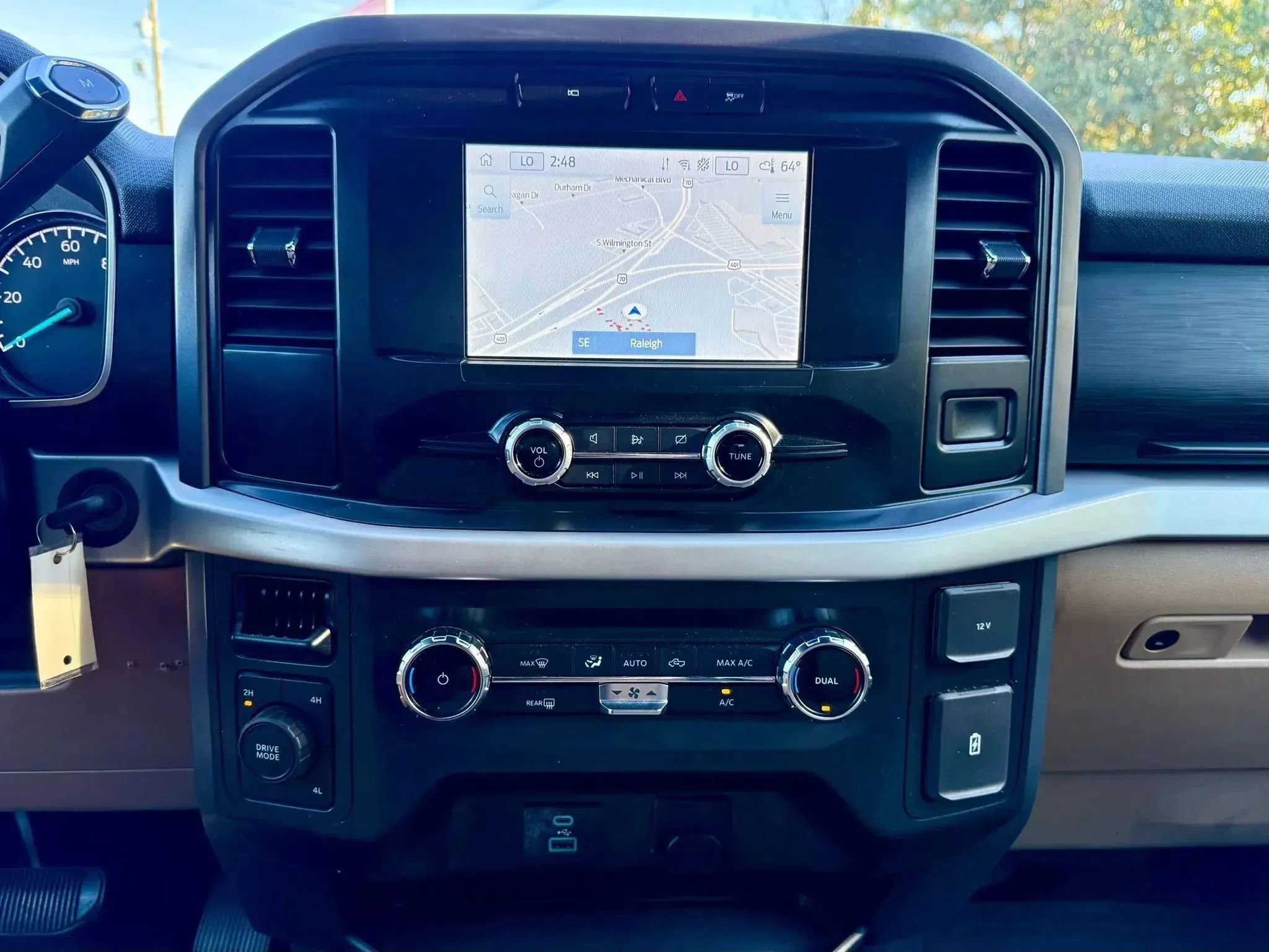 Used 2022 Ford F150 XLT w/ Equipment Group 301A Mid AWD/4WD image 31