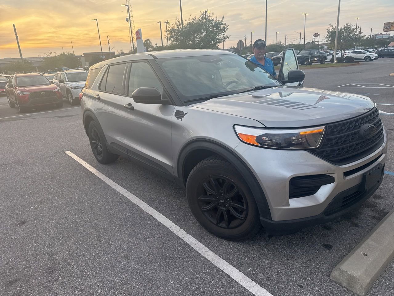 Used 2021 Ford Explorer 2WD image 4