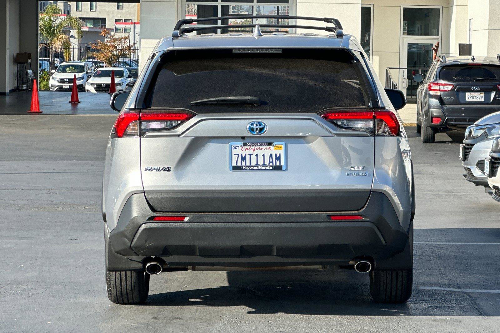 Used 2021 Toyota RAV4 XLE w/ Carpet Mat Package (TMS) image 4