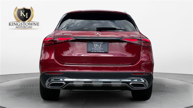 Used 2025 Mercedes-Benz GLC 350e 4MATIC image 4
