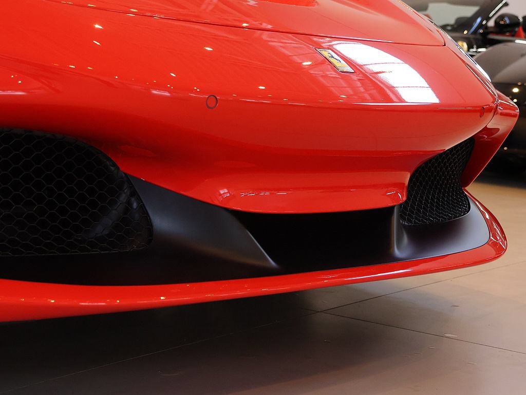 Certified 2023 Ferrari F8 Tributo RWD image 18