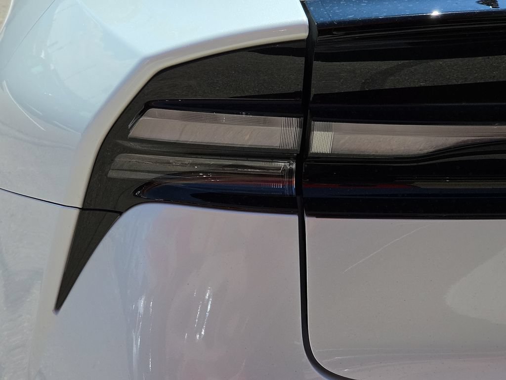 New 2027 Toyota Prius Plug-In Hybrid FWD image 10