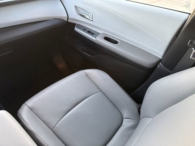 Used 2025 Toyota Sienna XLE image 16