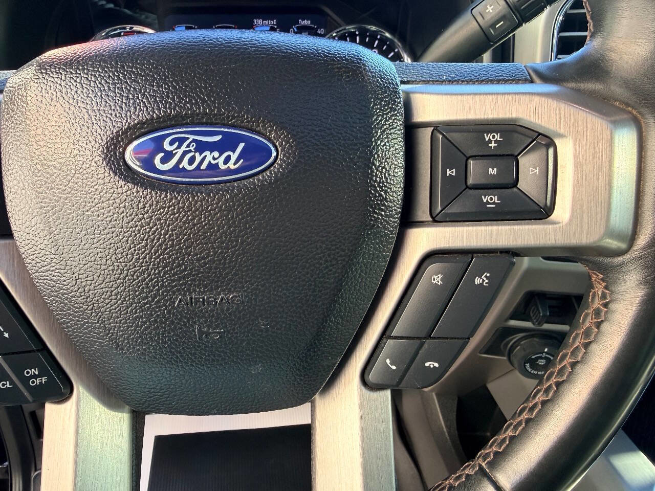 Used 2021 Ford F250 Platinum w/ FX4 Off-Road Package image 25