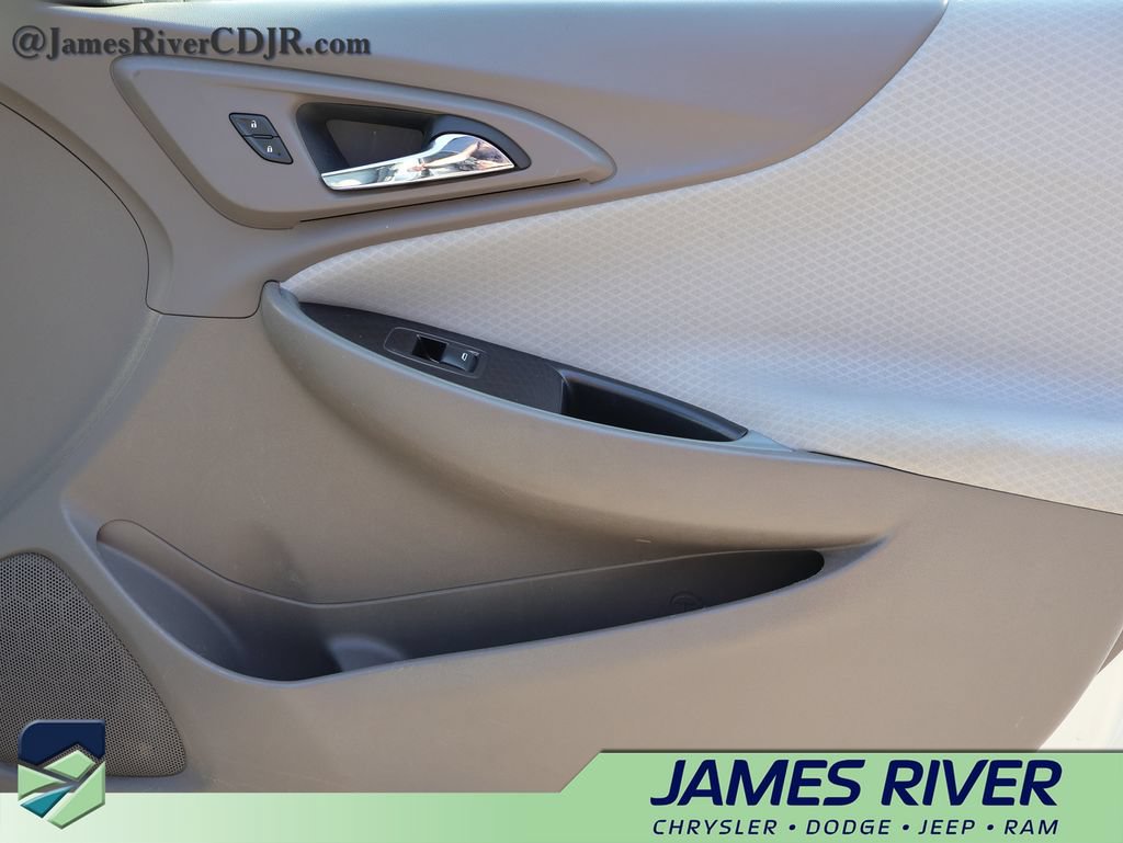 Used 2017 Chevrolet Malibu LS FWD image 8