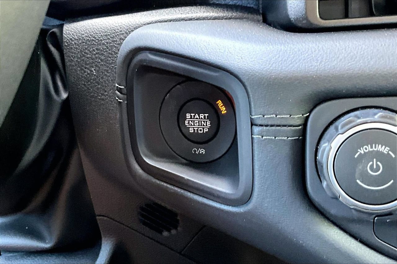 Certified 2026 Jeep Gladiator Mojave AWD/4WD image 26