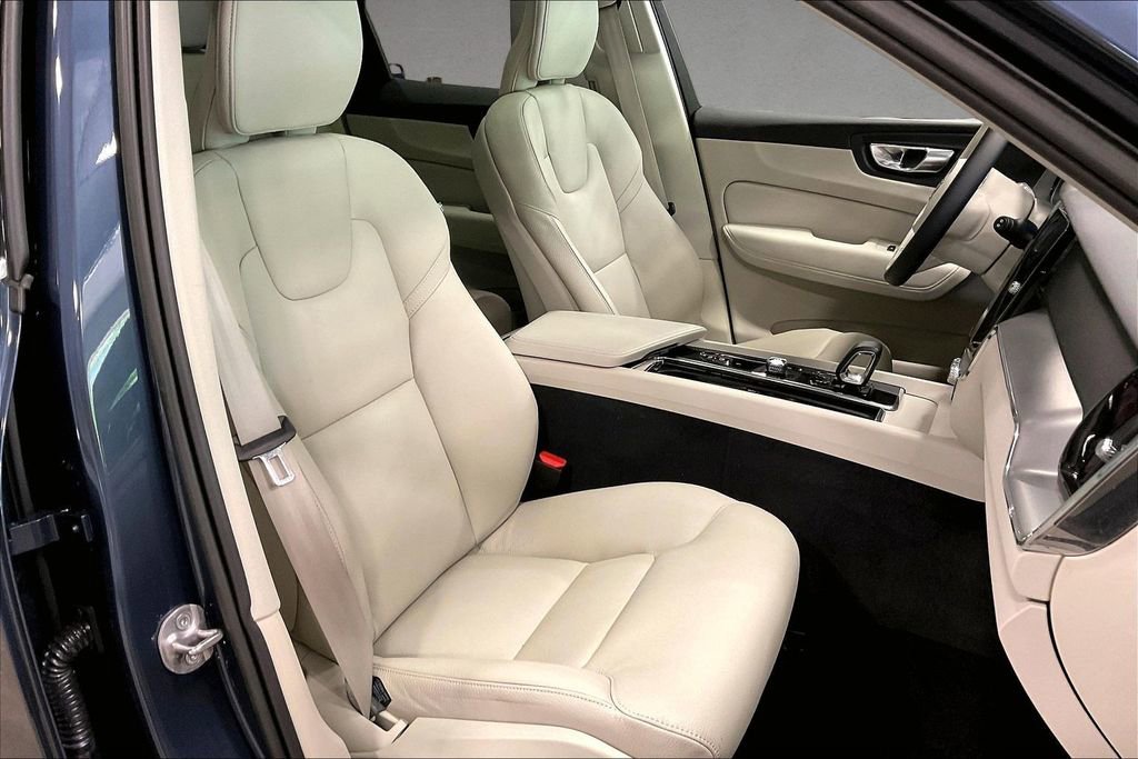 Used 2023 Volvo XC60 B5 Core w/ Climate Package AWD/4WD image 29