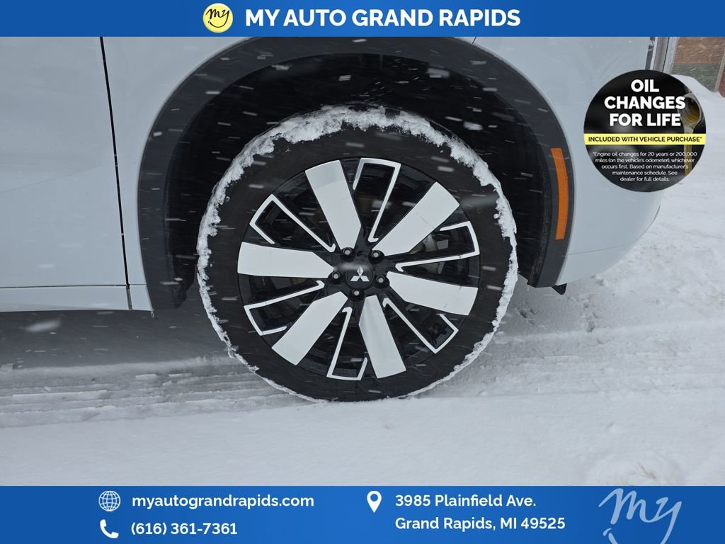 Used 2025 Mitsubishi Outlander SEL image 34