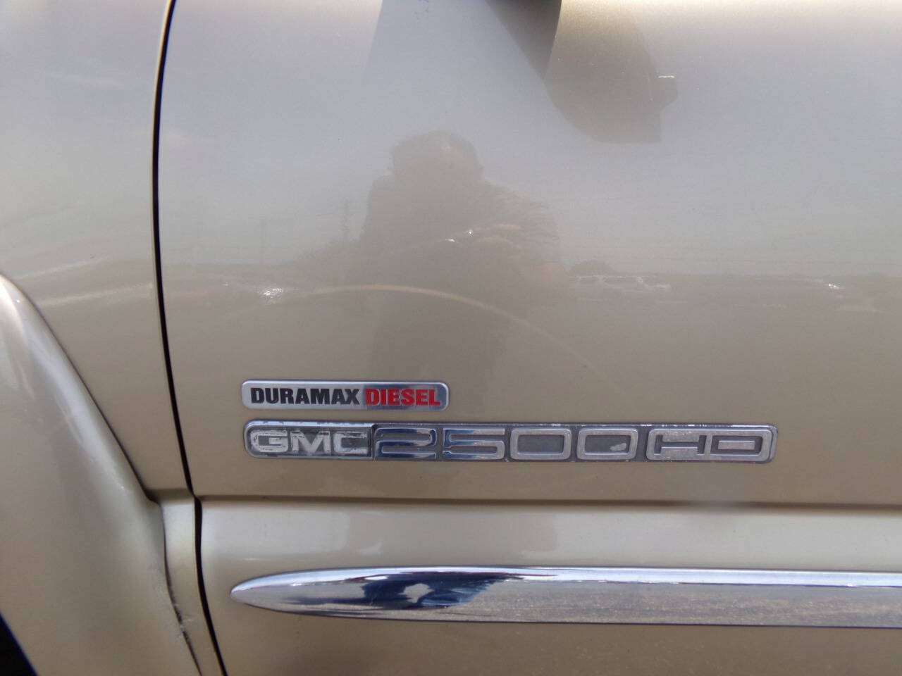 Used 2004 GMC Sierra 2500 SLE w/ Heavy-Duty Power Package AWD/4WD image 3