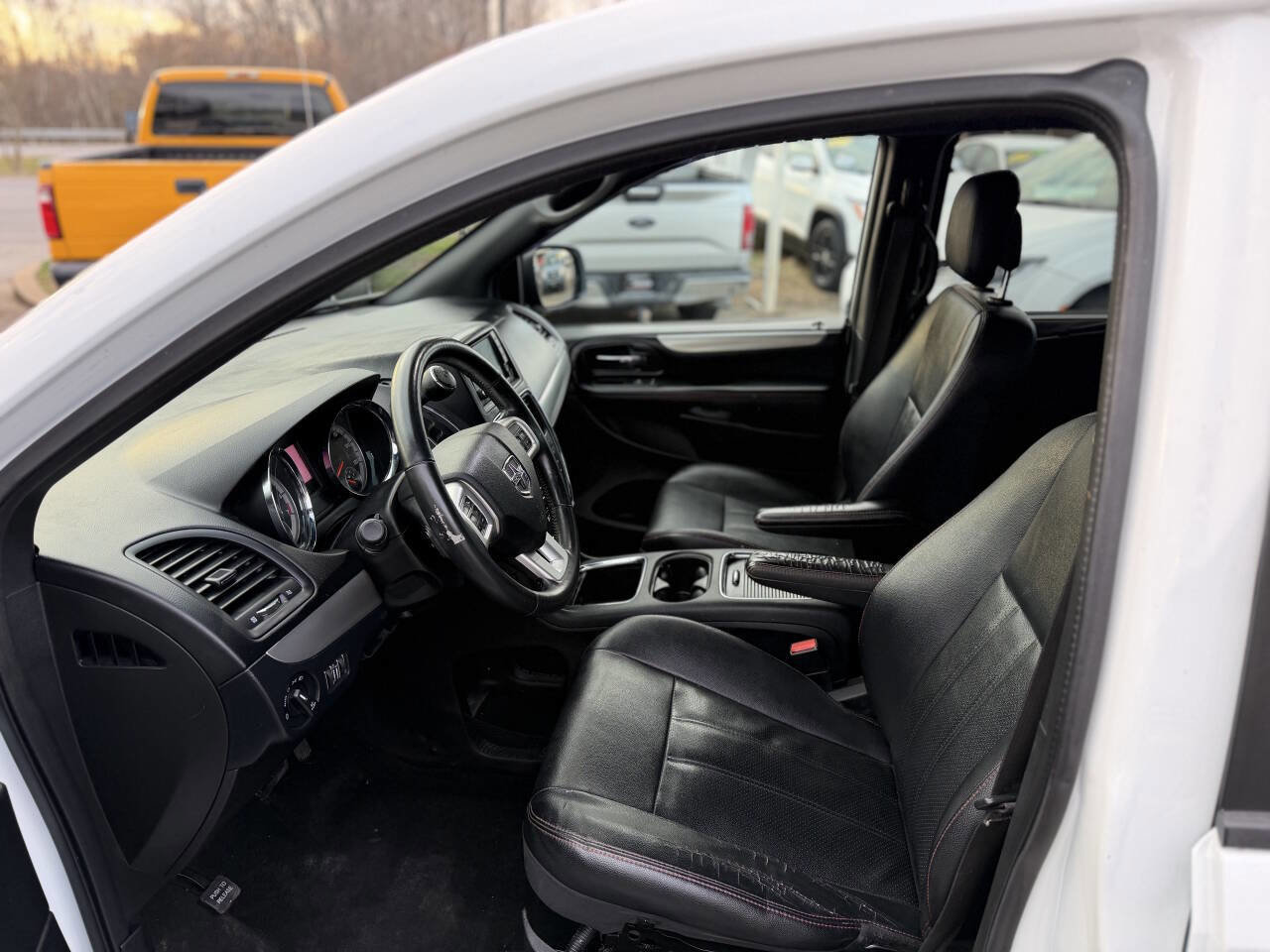 Used 2019 Dodge Grand Caravan GT FWD image 12