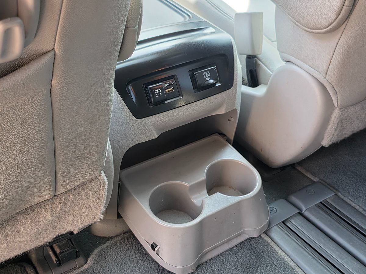 Used 2019 Toyota Sienna XLE w/ XLE Navigation Package FWD image 30