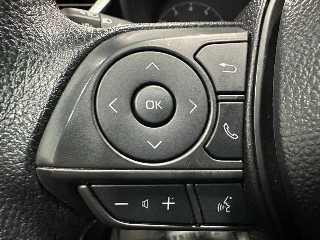 Used 2025 Toyota Corolla LE FWD image 19