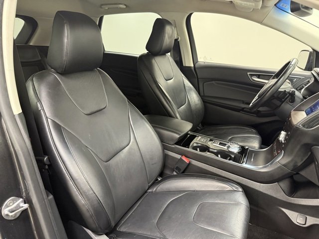 Used 2020 Ford Edge Titanium image 22
