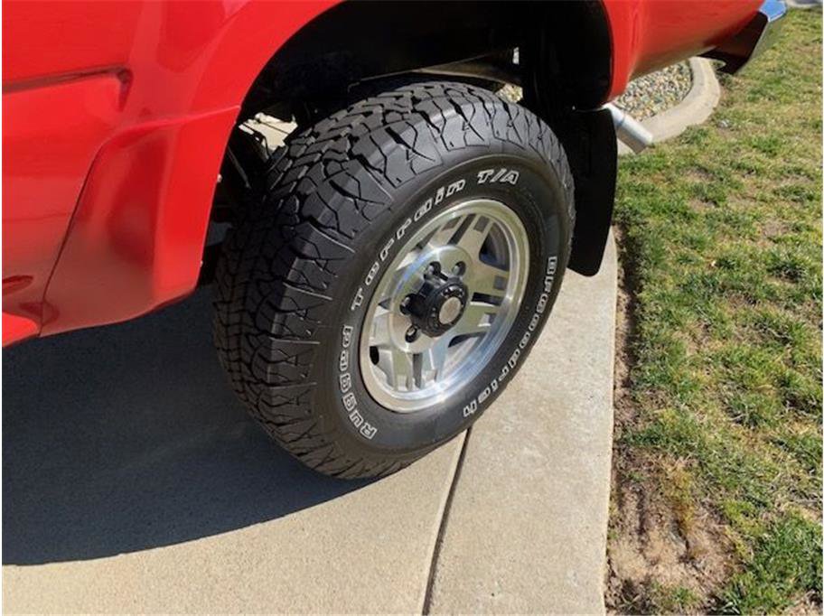 Used 1990 Toyota Pickup Deluxe image 17