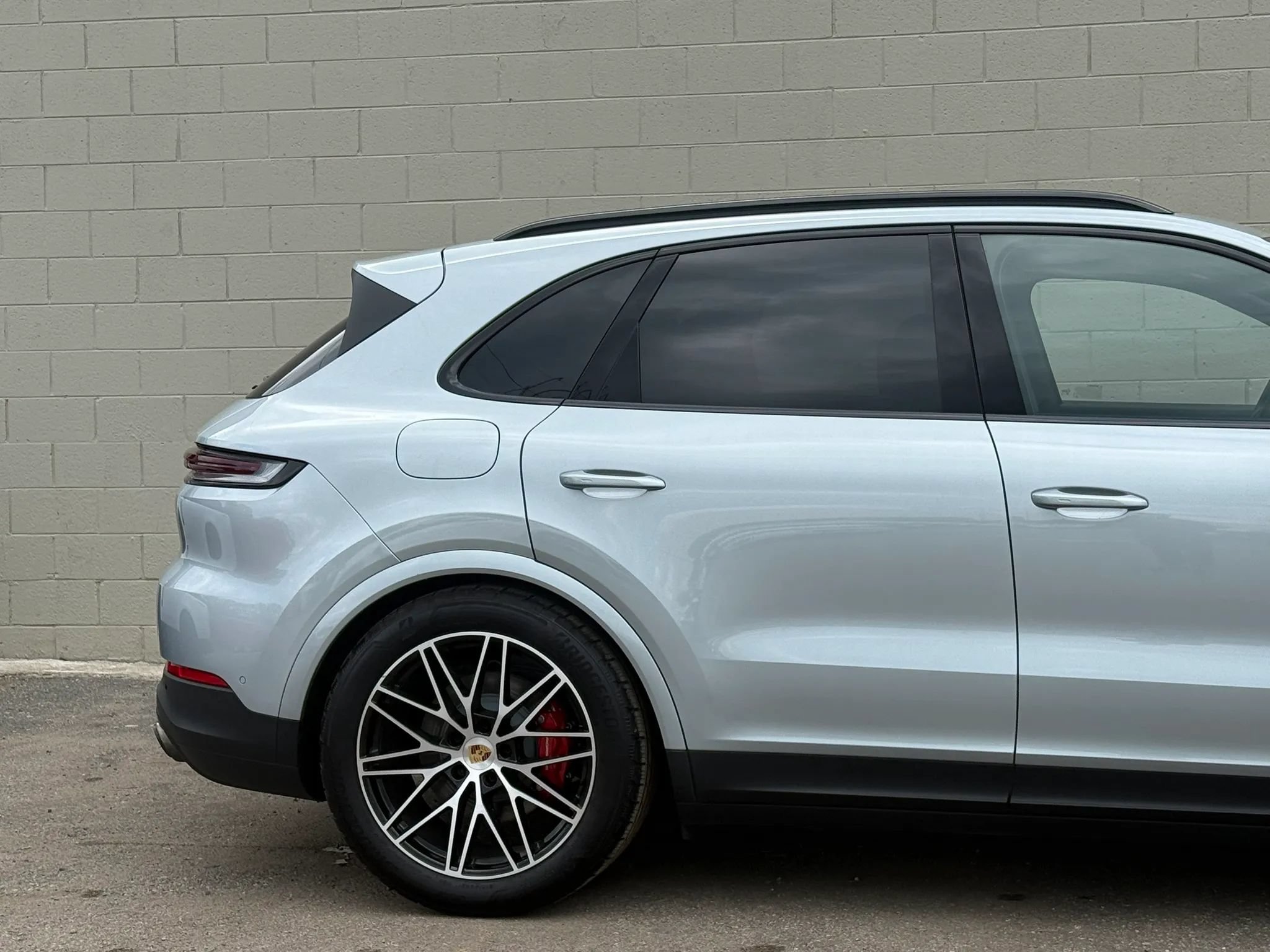 Used 2024 Porsche Cayenne S AWD/4WD image 11