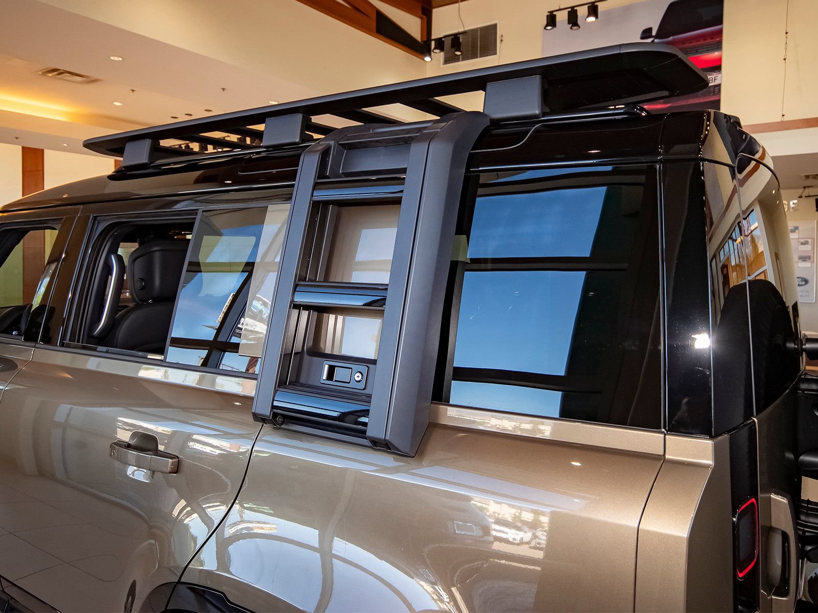 New 2026 Land Rover Defender 110 X-Dynamic SE AWD/4WD image 45