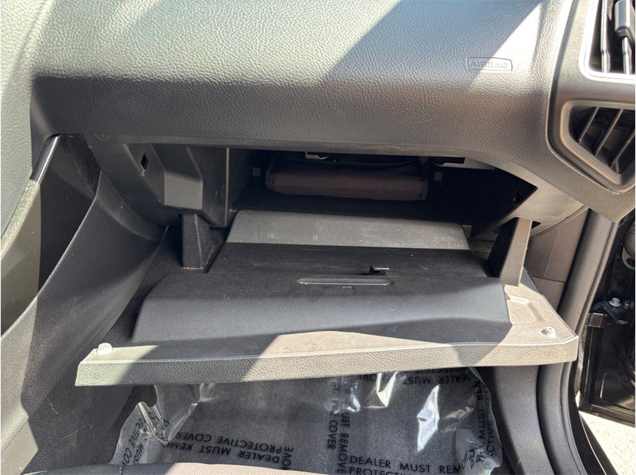 Used 2015 Ford Focus Titanium image 38