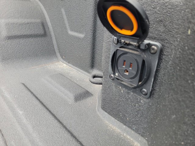 Used 2025 Chevrolet Silverado 1500 LTZ AWD/4WD image 11