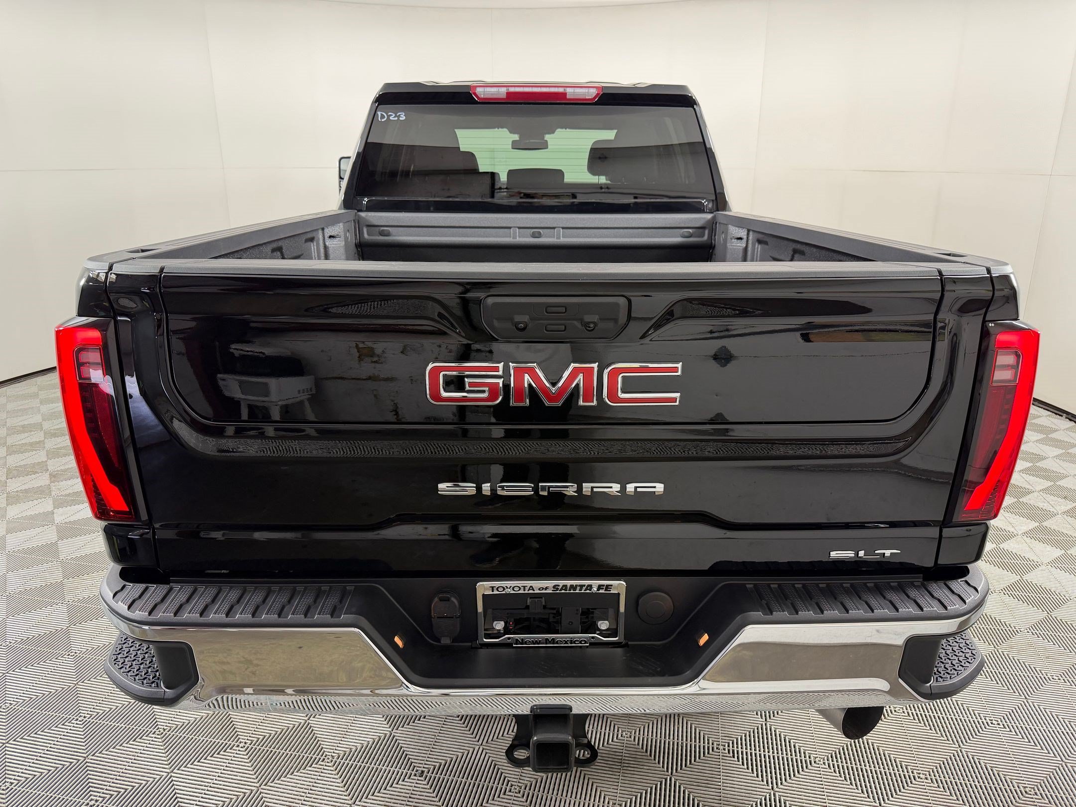 Used 2026 GMC Sierra 2500 SLT w/ SLT Convenience Package AWD/4WD image 9