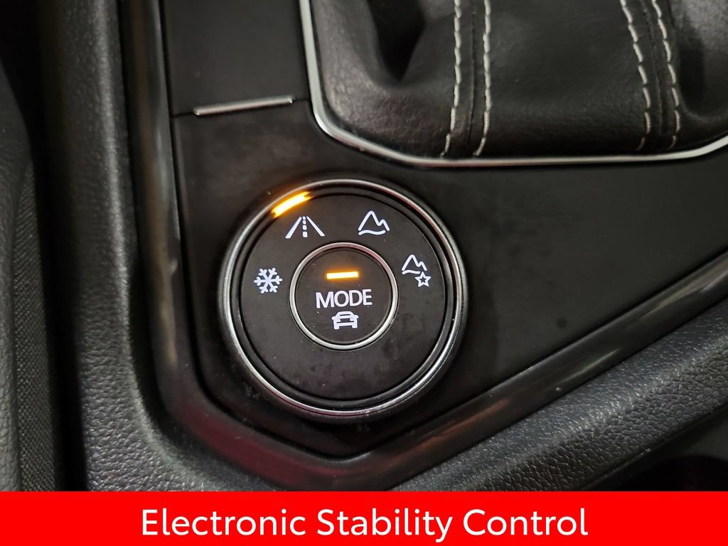 Used 2024 Volkswagen Tiguan SE AWD/4WD image 16