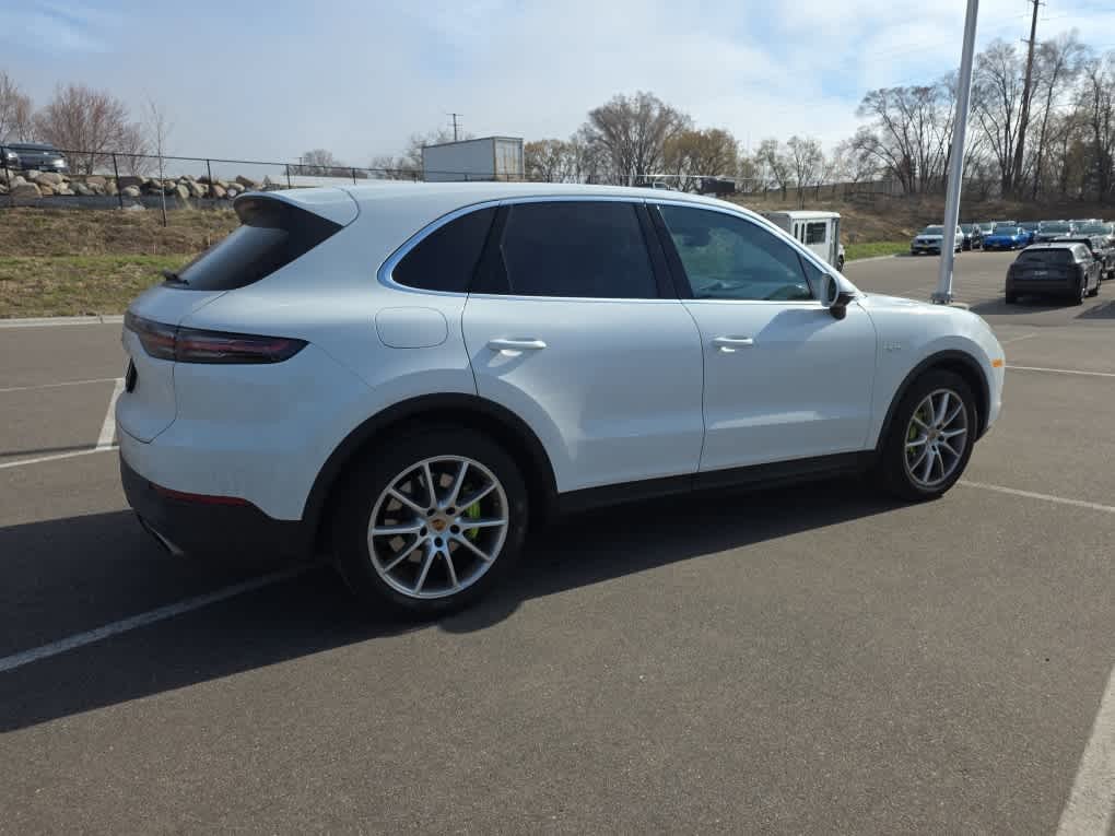 Used 2021 Porsche Cayenne E-Hybrid image 3
