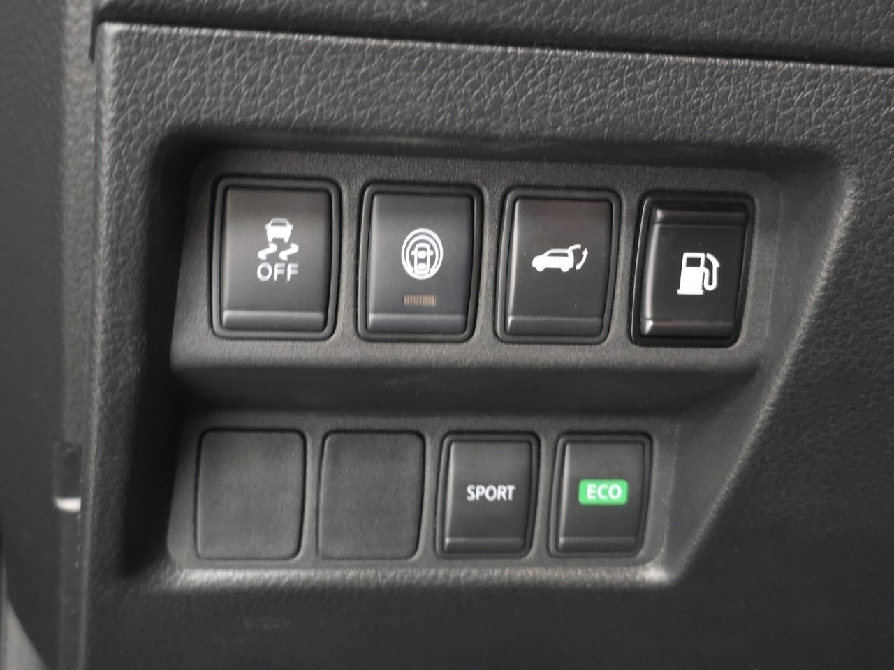 Used 2020 Nissan Rogue SV image 7