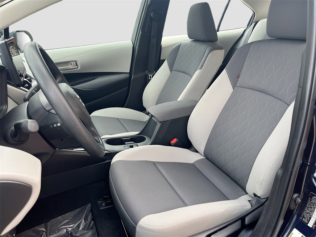 Used 2025 Toyota Corolla LE image 21