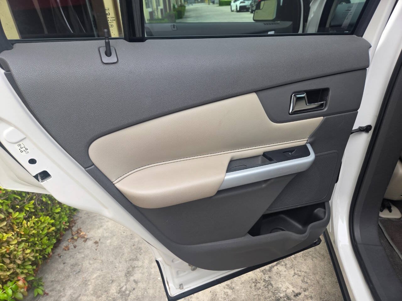 Used 2013 Ford Edge SEL AWD/4WD image 10