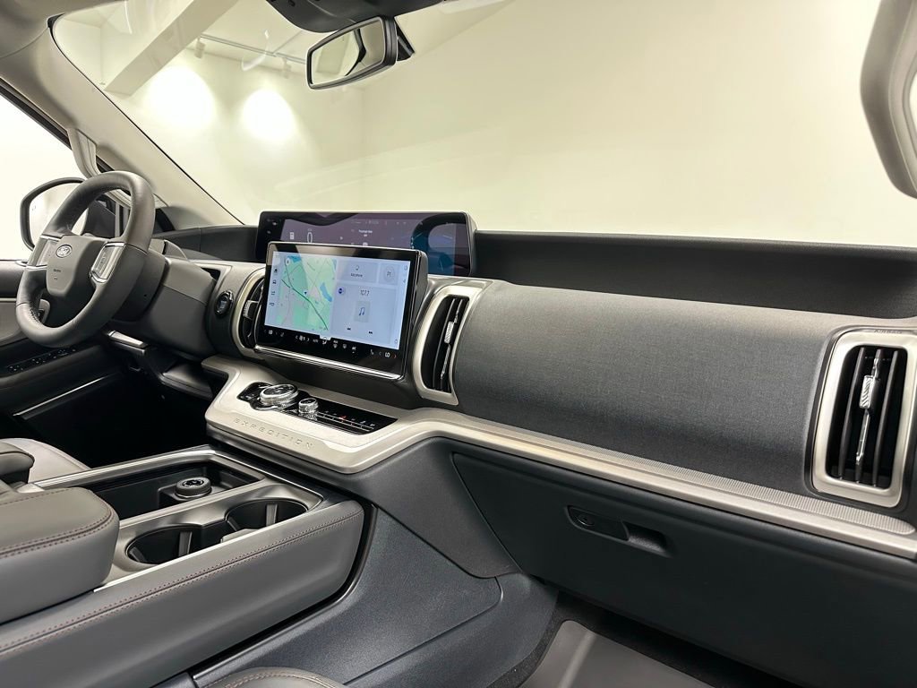 New 2025 Ford Expedition Max Active RWD image 22