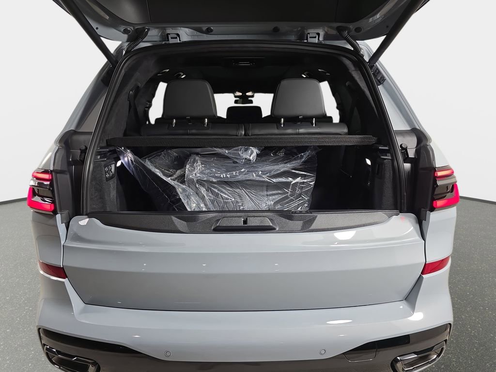 New 2026 BMW X7 xDrive40i w/ Executive Package image 12