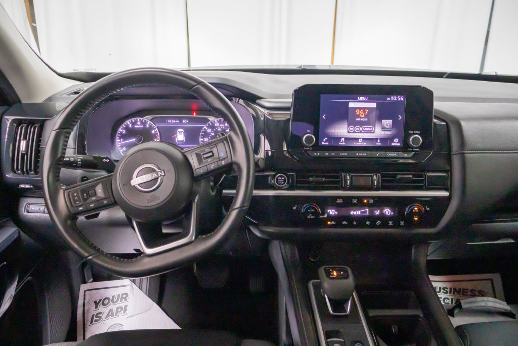 Used 2024 Nissan Pathfinder SV AWD/4WD image 16
