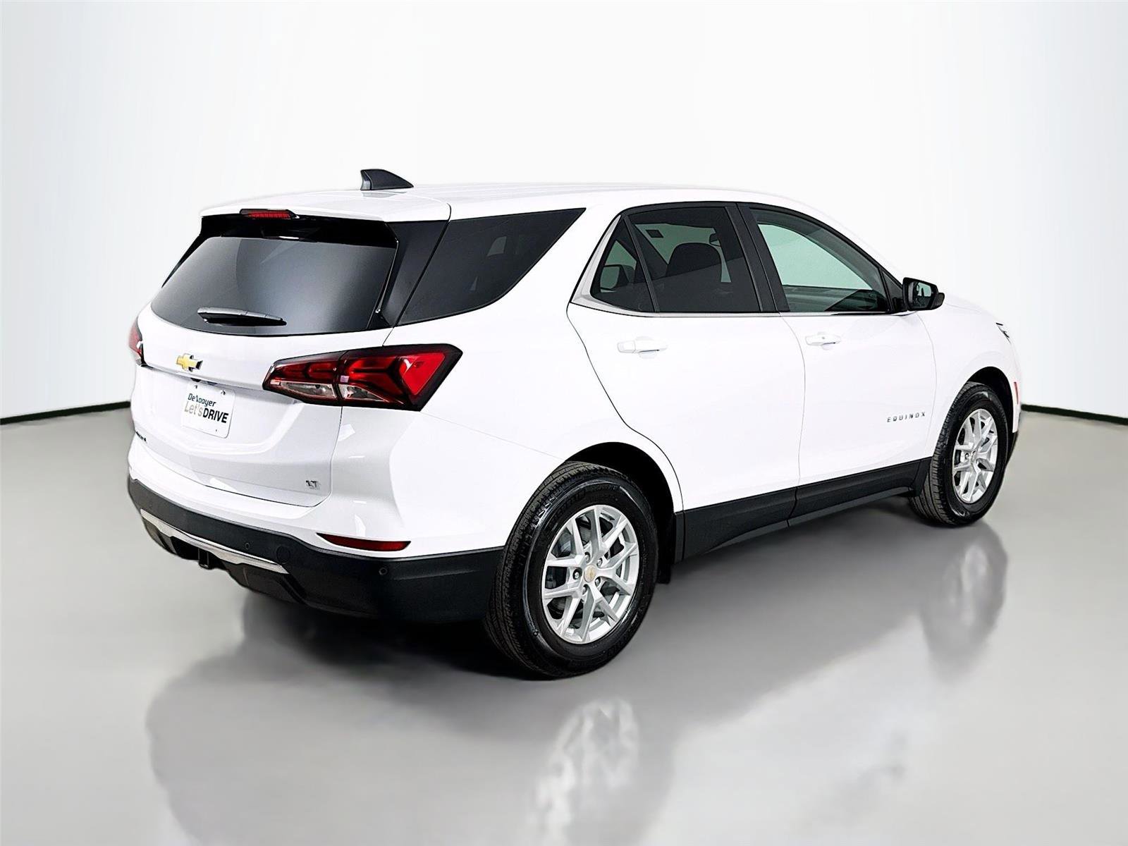 Used 2023 Chevrolet Equinox LT FWD image 9