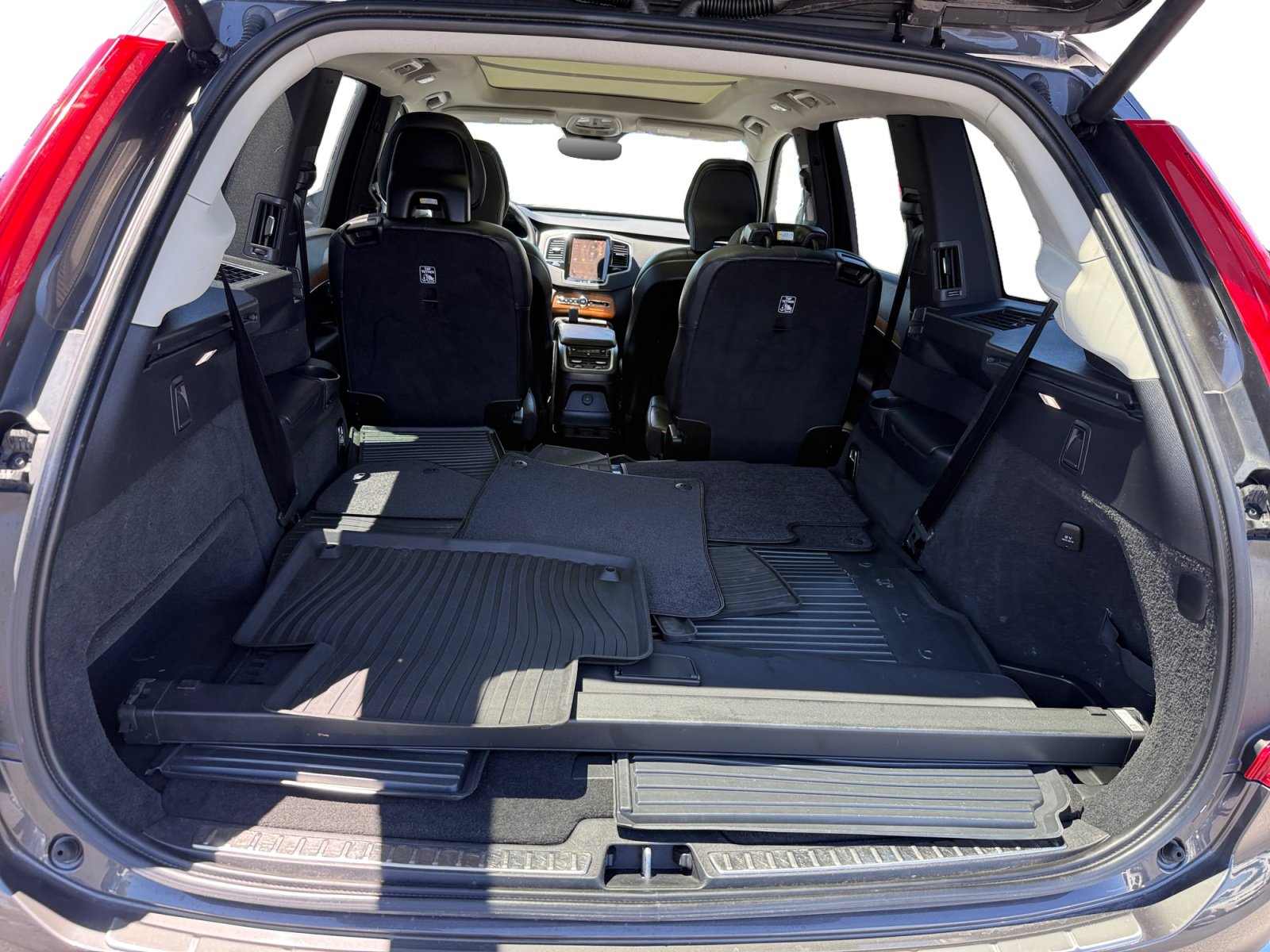 Used 2023 Volvo XC90 T8 Plus w/ Protection Package Premier AWD/4WD image 17